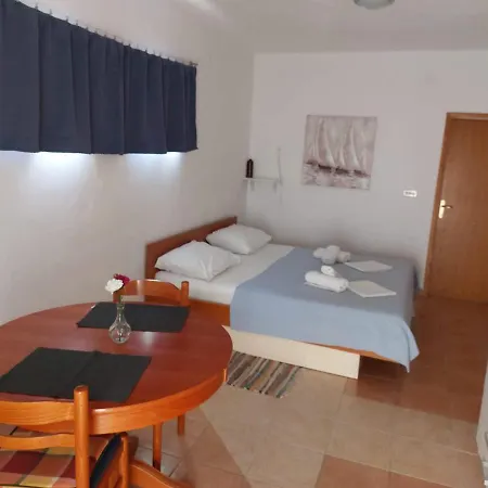 Burcul Pag * Pag Town