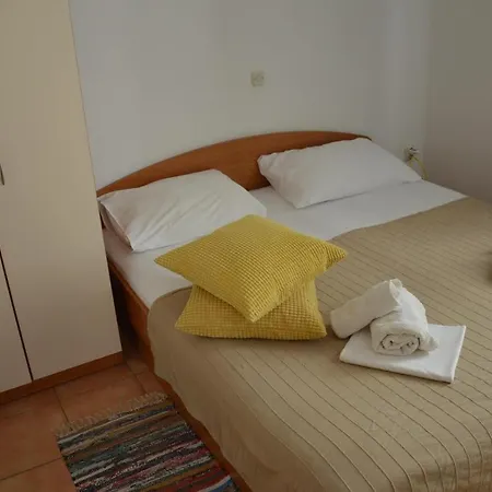 Burcul Pag Apartment *