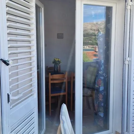 Burcul Pag Apartment